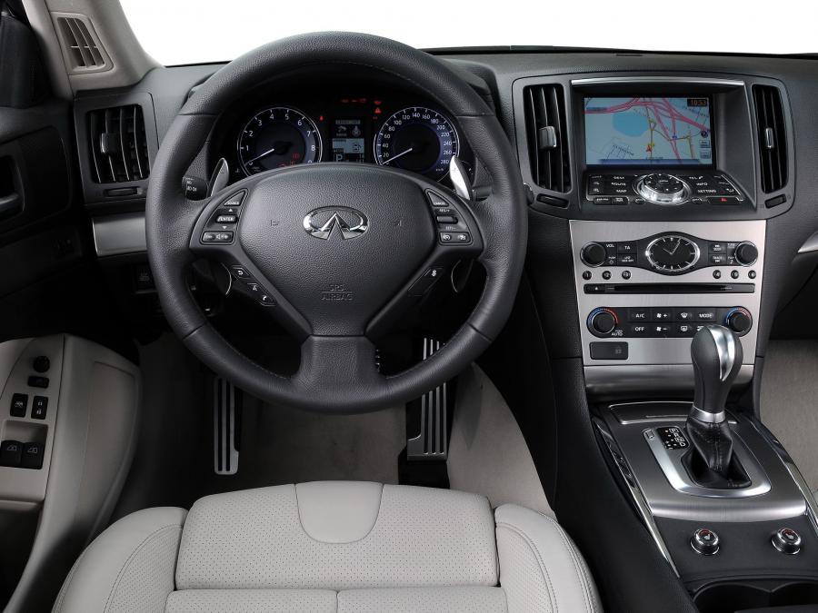  Infiniti G37 Coupe 2010 года  (EU) (фото 3 из 3)